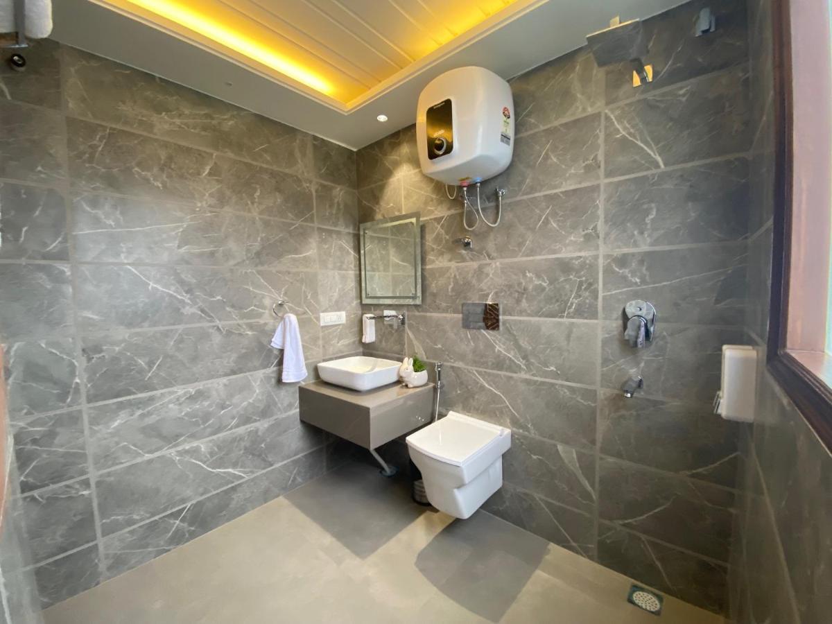 The Westberry 50Mtrs Offroading And 50 Mtrs Nature Path Bed and Breakfast Shimla Buitenkant foto