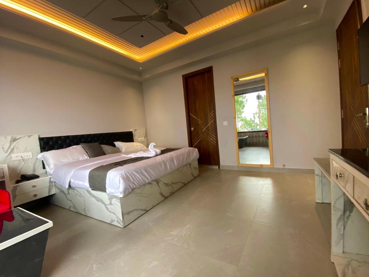 The Westberry 50Mtrs Offroading And 50 Mtrs Nature Path Bed and Breakfast Shimla Buitenkant foto