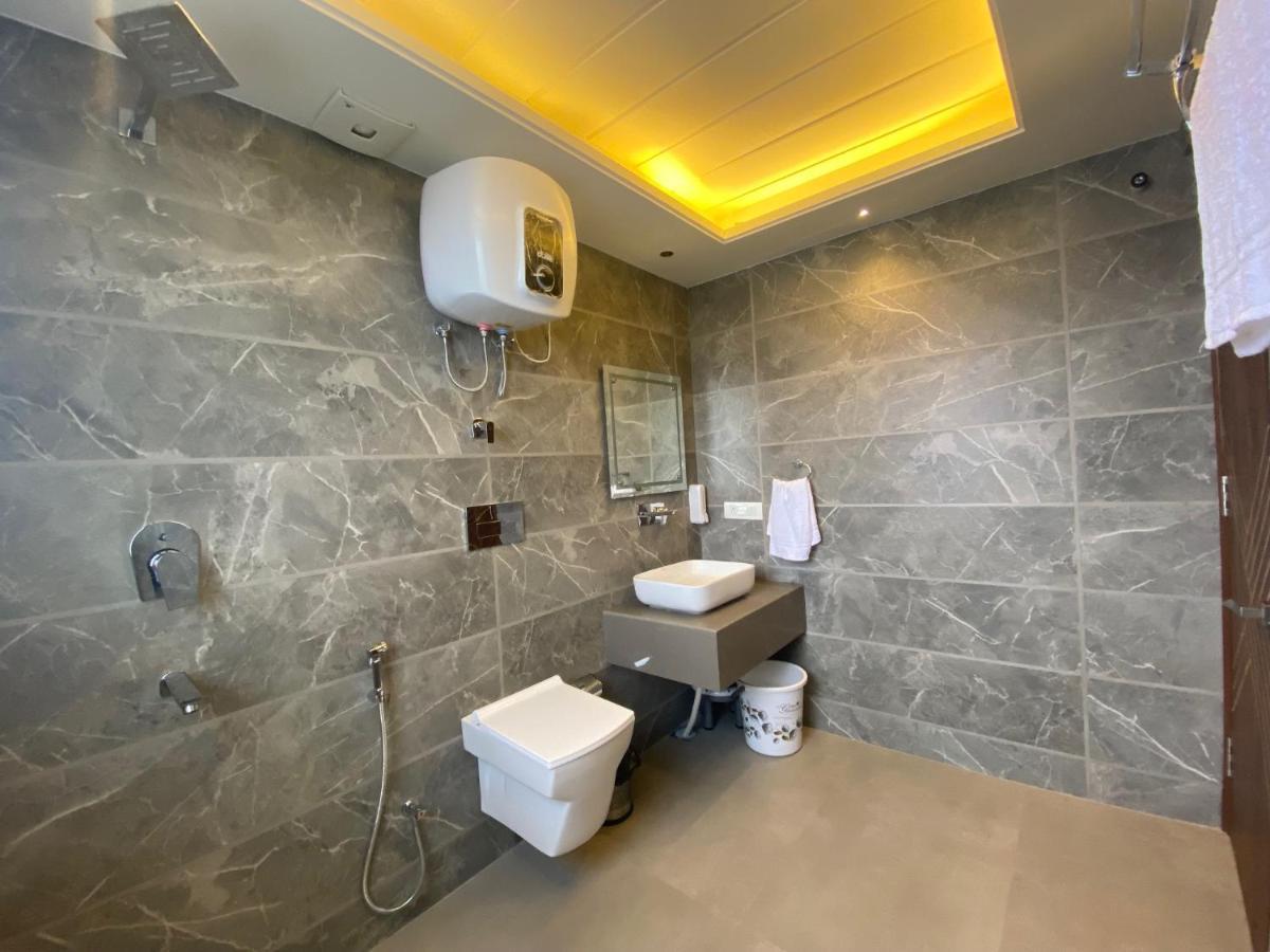 The Westberry 50Mtrs Offroading And 50 Mtrs Nature Path Bed and Breakfast Shimla Buitenkant foto
